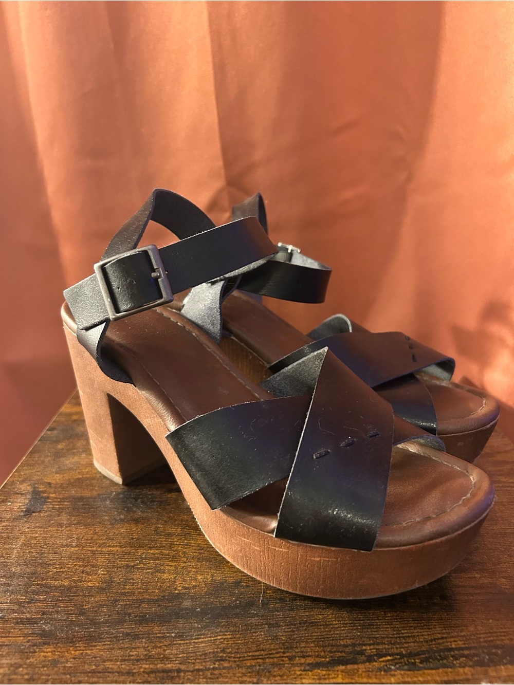 Universal Thread Black Crisscross Faux Leather Platform Sandals